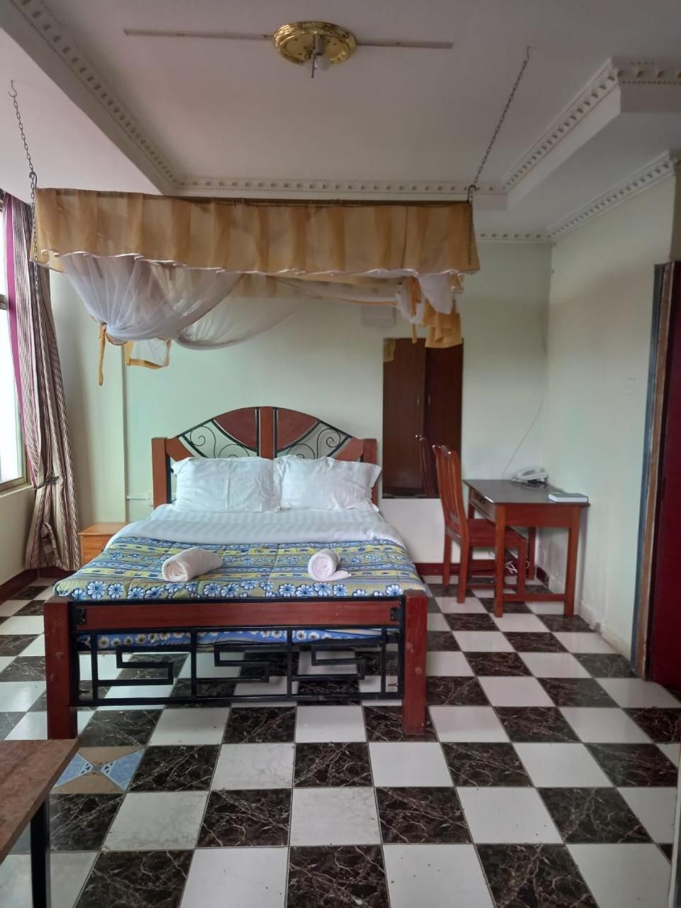 Newstead Hotel Найваша Екстер'єр фото
