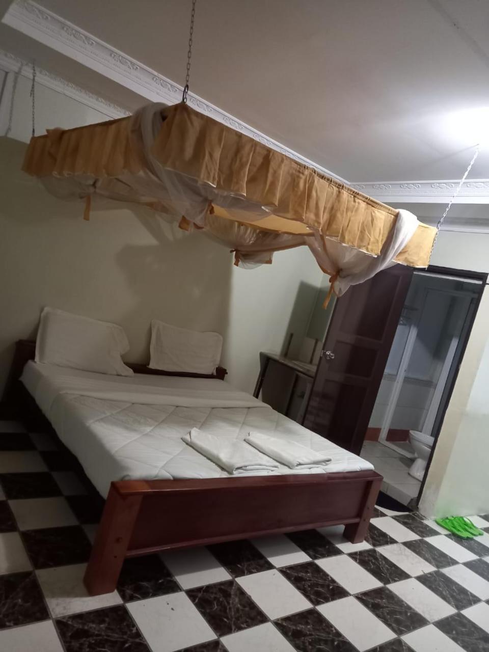 Newstead Hotel Найваша Екстер'єр фото