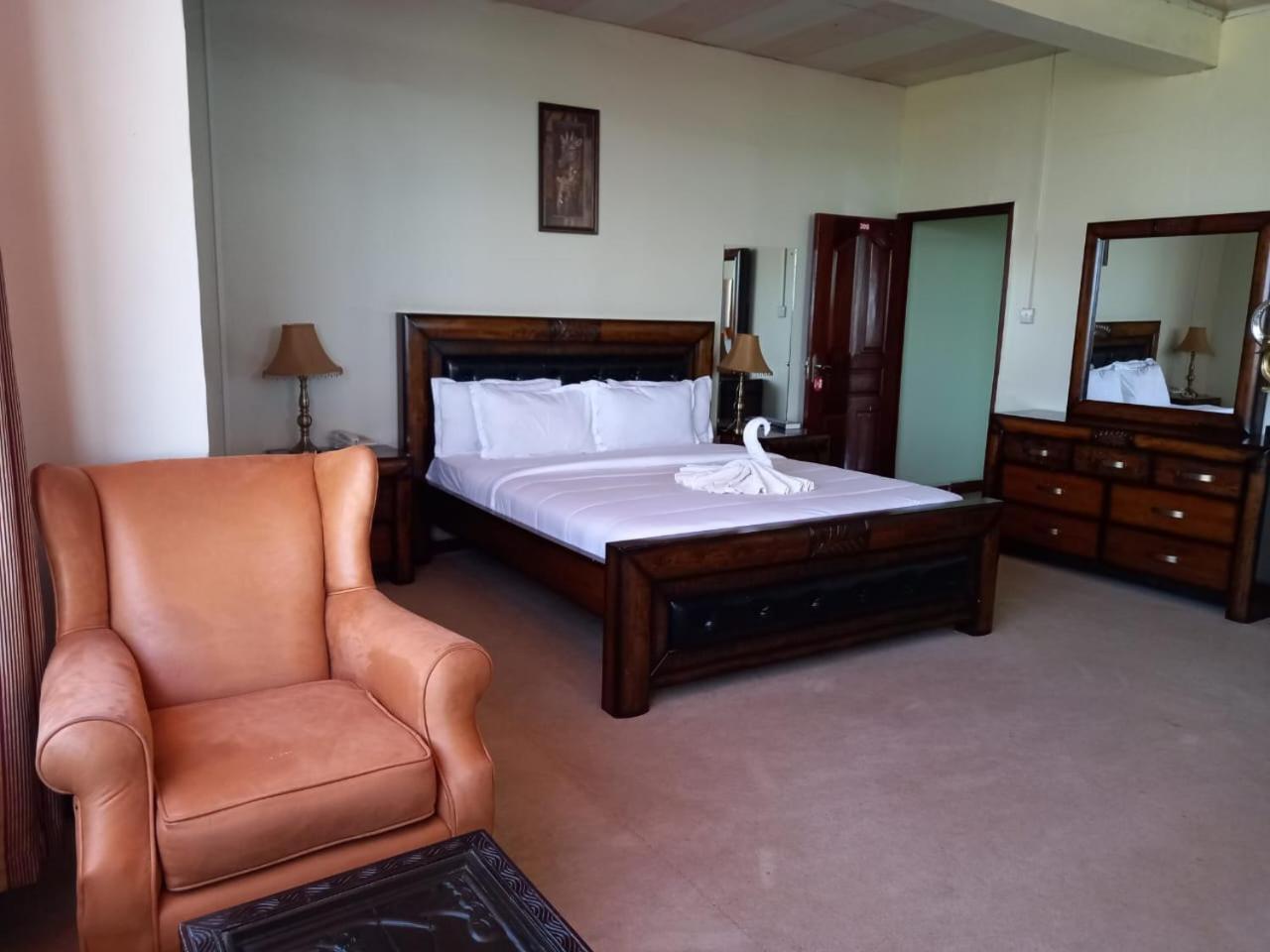 Newstead Hotel Найваша Екстер'єр фото