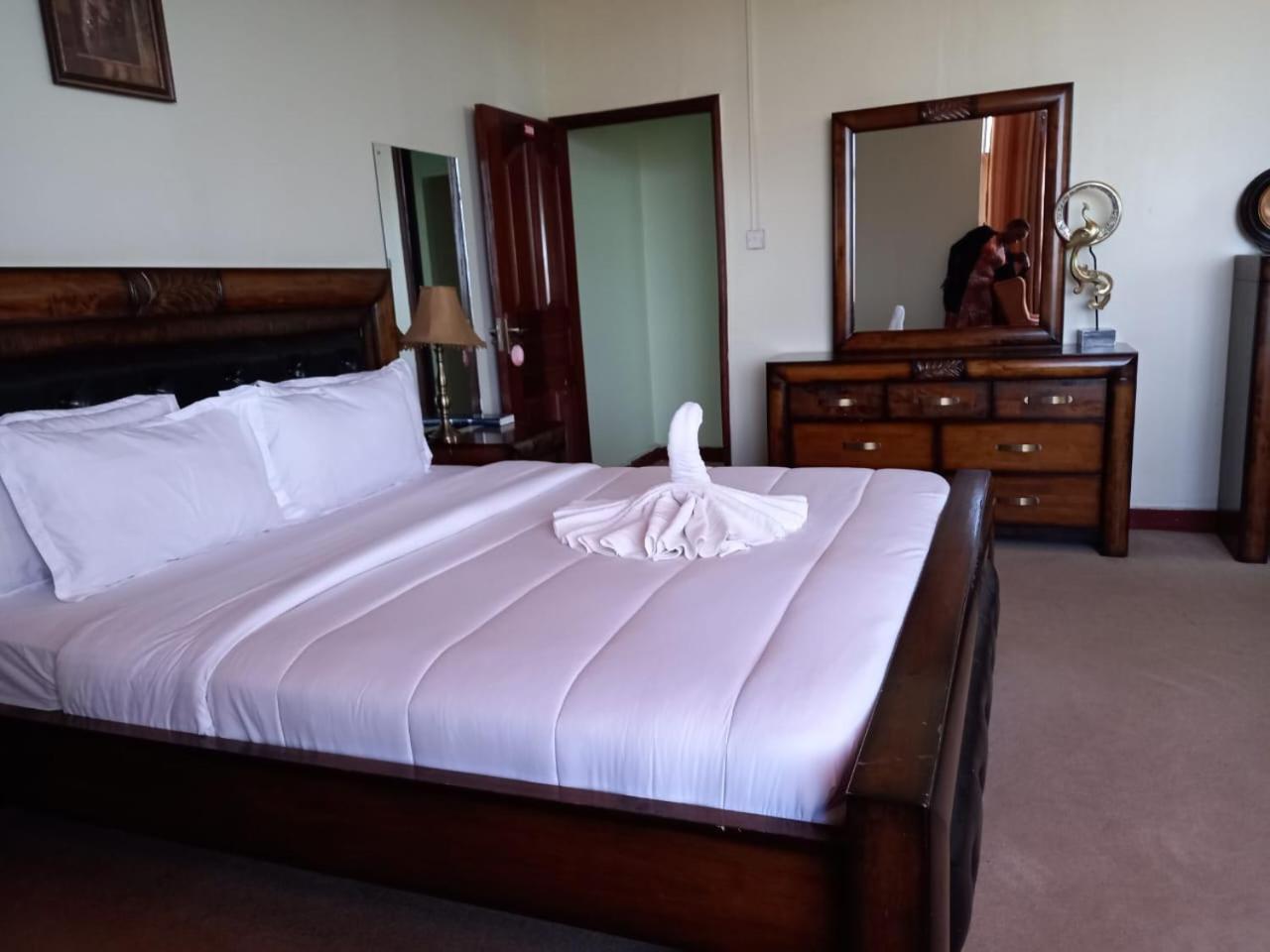Newstead Hotel Найваша Екстер'єр фото